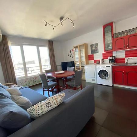 New Two Bedroom Apartment With Balcony Sofia Bagian luar foto